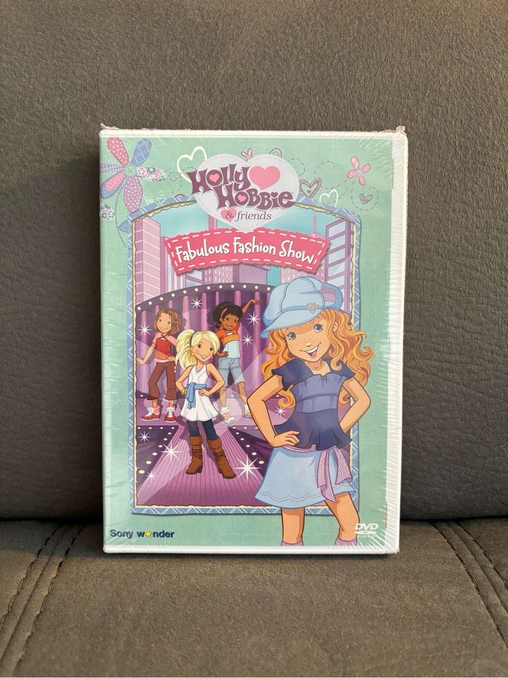 Holly Hobbie Fabulous Fashion Show DVD (NEW)